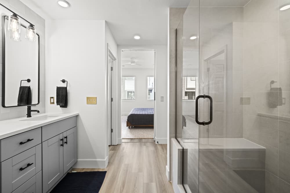 new black window structure